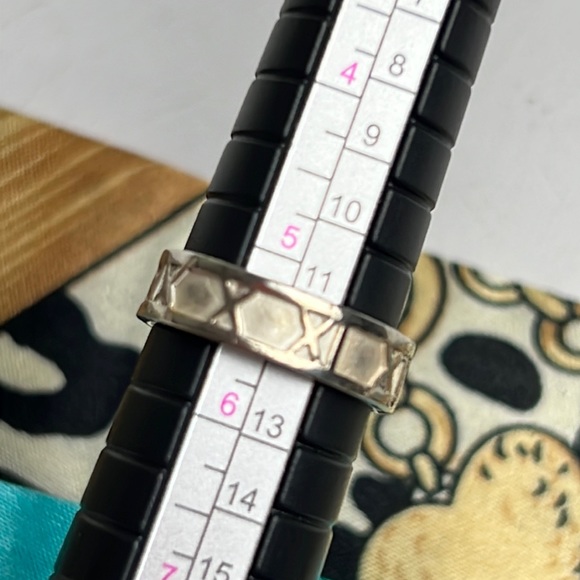 TIFFANY & CO. Atlas 1995 Roman Number  Sterling Silver 925 Ring  sz:5.5 - Picture 4 of 13